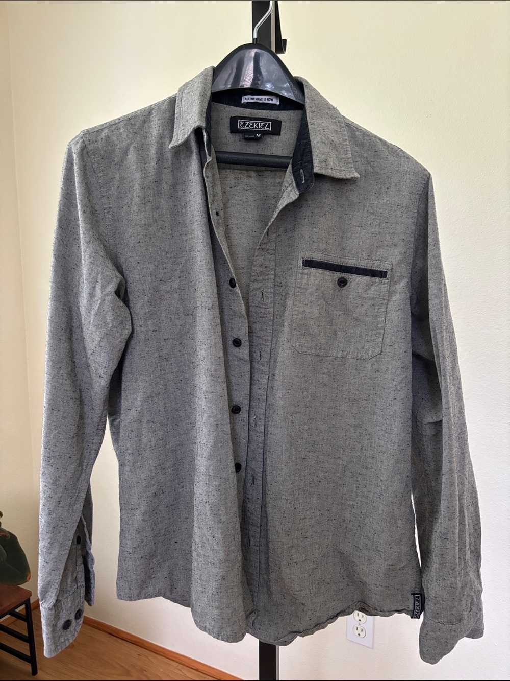 Ezekiel Men's Grey Long-Sleeve Button-Down Shirt
